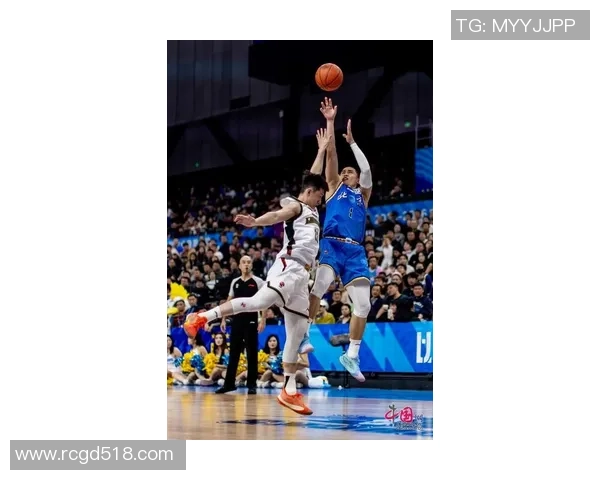 北京篮球队实力变革引发热议球迷期待新赛季的精彩表现与挑战